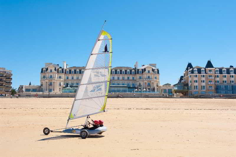 Hotel Le Nouveau Monde Saint-Malo Exterior photo